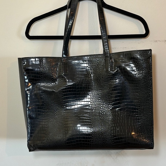 Ted Baker London Black Glossy Tote Bag with Gold Zipper - Picture 3 of 13